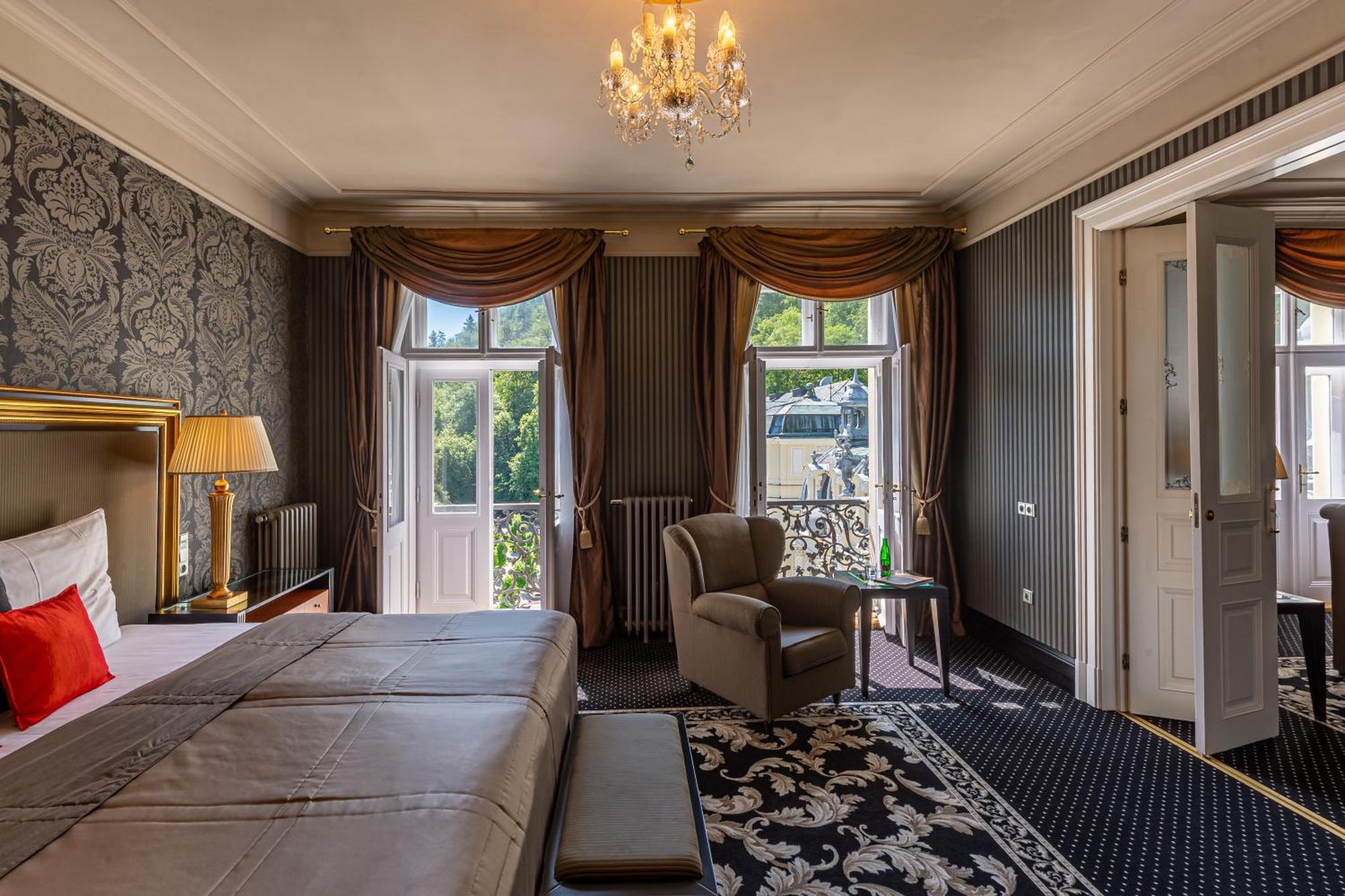 Premier Suite mit direktem Blick und Zugang zum Wellnessbereich – Flussseite