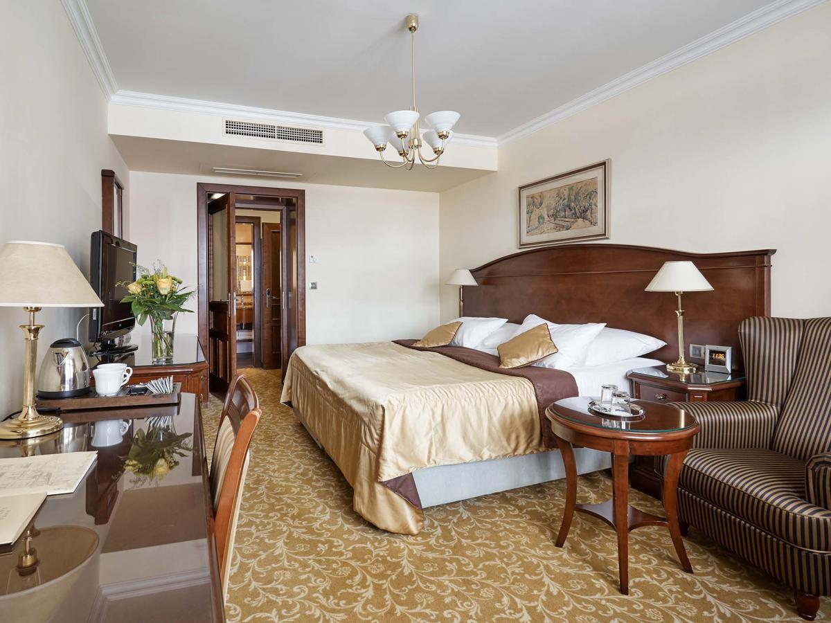 Double or Twin Room Massage,655852485:JPEG