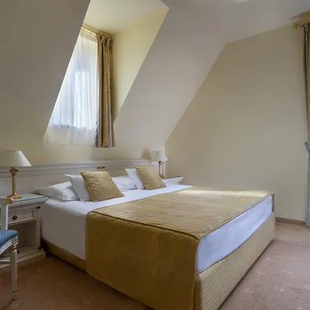 Savoy Westend Hotel-3
